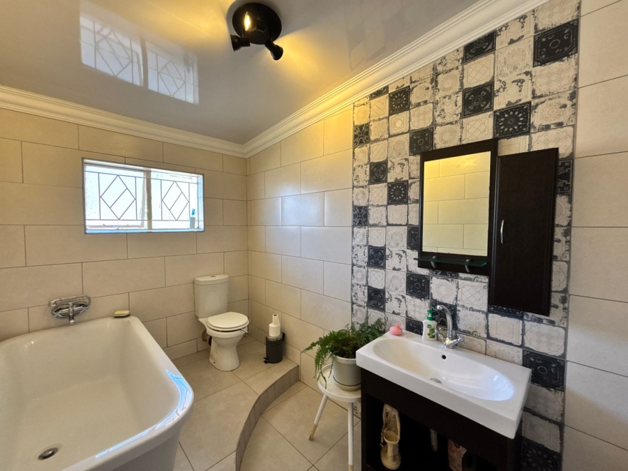3 Bedroom Property for Sale in Flamwood North West